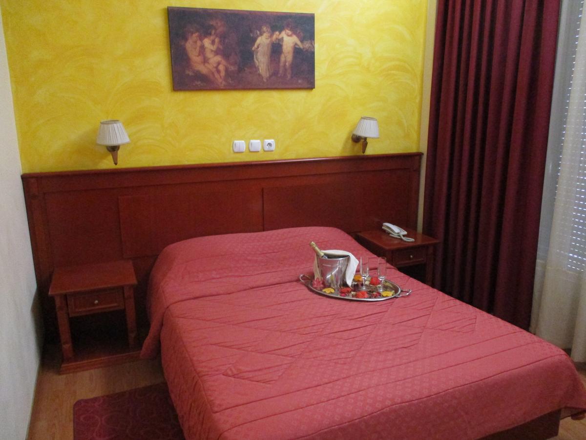 Hotel Delta Lamia Luaran gambar